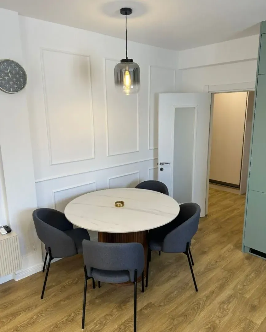 Izdavanje, dvosoban stan, 75m², Gruda, Cetinje