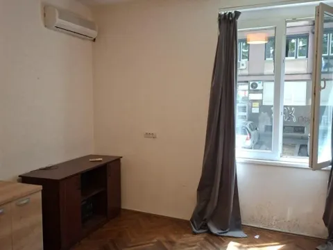 Izdavanje, trosoban stan, 72m², Slavija, Vračar Sve Podlokacije - image 4