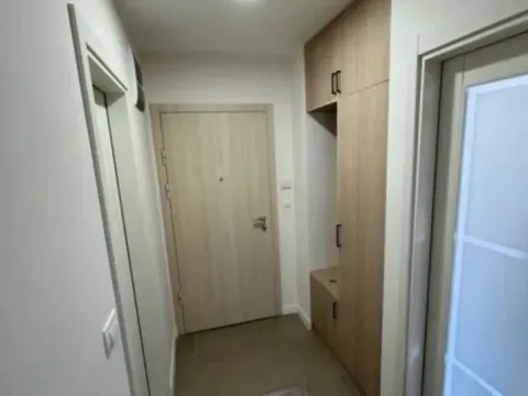 Izdavanje, jednosoban stan, 45m², Pobrežje, Podgorica - image 6