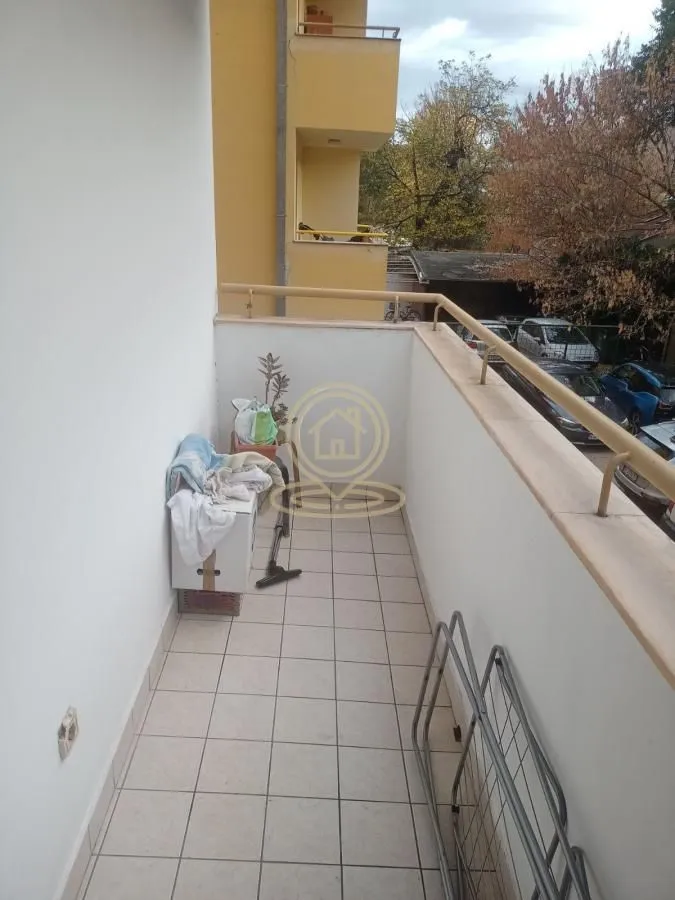 Izdavanje, dvosoban stan, 60m², Centar, Novi Sad