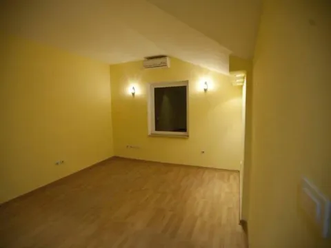 Izdavanje, poslovni prostor, 160m², Đeram Pijaca, Beograd - image 10