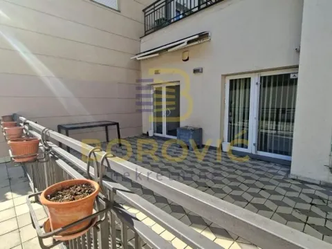 Izdavanje, poslovni prostor, 182m², Savski Venac, Beograd - image 18