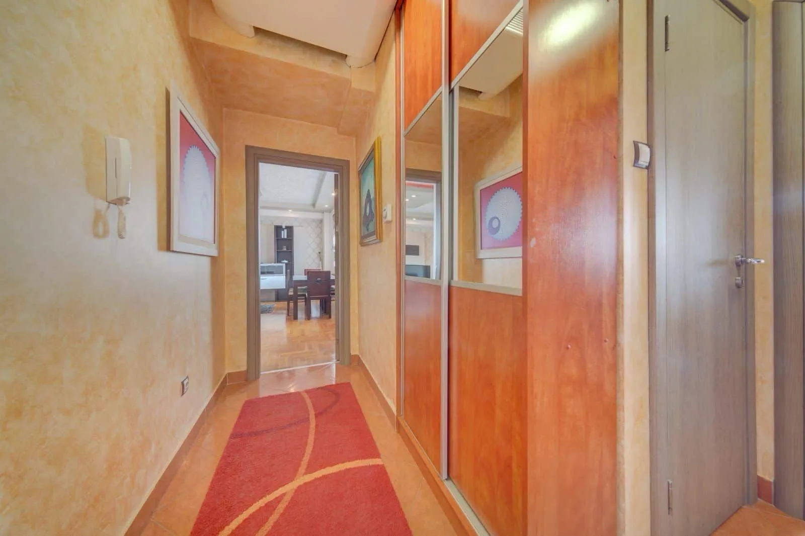 Prodaja, dvosoban stan, 84m², Centar, Podgorica