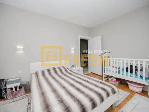 Prodaja, kuća, 350m², Vranići, Podgorica - image 12