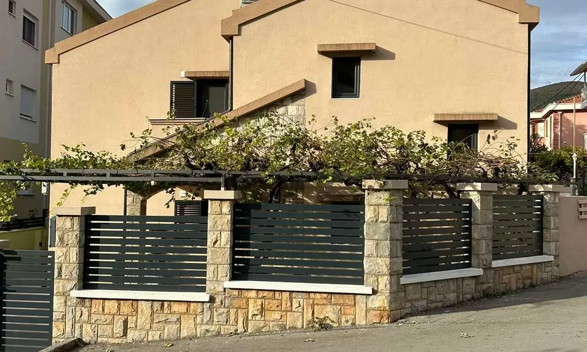 Prodaja, kuća, 230m², Budva, Crna Gora