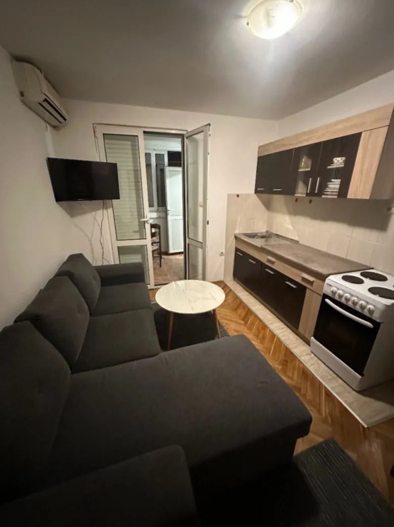 Izdavanje, jednosoban stan, 32m², Rozino, Budva