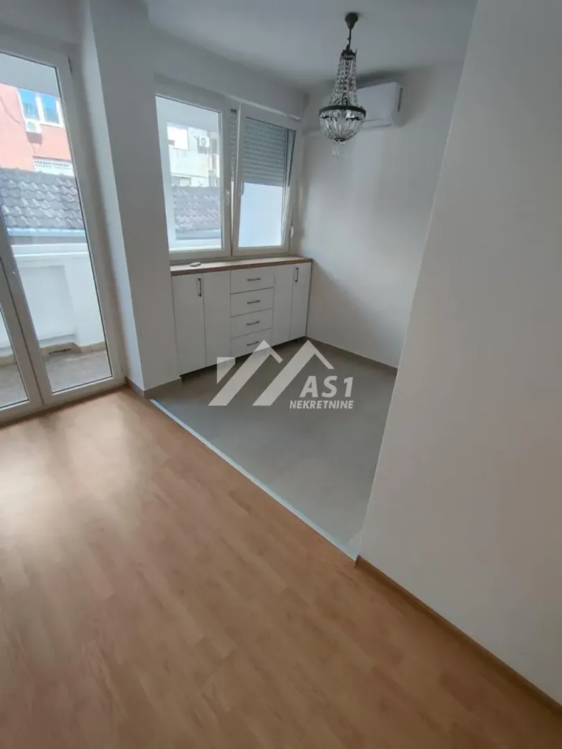 Izdavanje, dvosoban stan, 70m², Liman 1, Novi Sad Sve Podlokacije