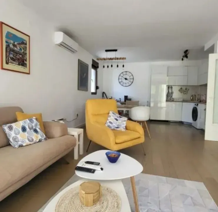 Rent, two bedroom apartment, 65m², Seljanovo, Tivat