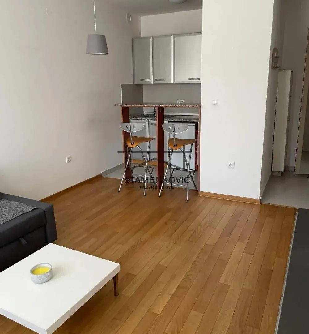 Prodaja, jednosoban stan, 38m², Socijalno, Novi Sad Sve Podlokacije