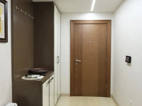 Izdavanje, četvorosoban stan, 178m², Kruševac, Podgorica - image 16