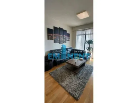 Izdavanje, trosoban stan, 82m², Savski Venac, Beograd