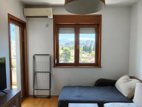 Rent, one bedroom apartment, 40m², Pobrežje, Podgorica - image 4