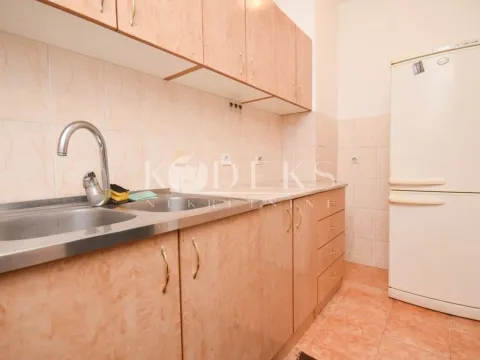 Izdavanje, dvosoban stan, 75m², Stari Aerodrom, Podgorica - image 9