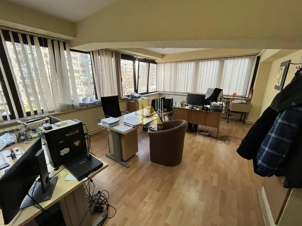 Rent, office space, 228m², Bulevar Oslobodjenja, Novi Sad Sve Podlokacije