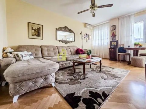 Prodaja, dvosoban stan, 85m², Preko Morače, Podgorica - image 1