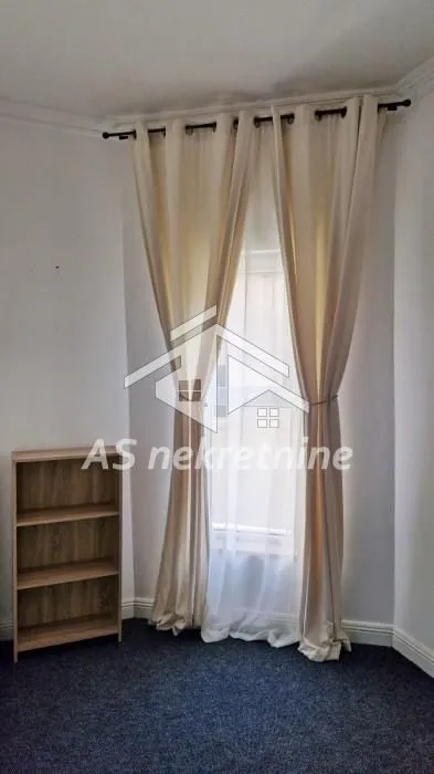 Rent, office space, 72m², Kalenić Pijaca, Vračar Sve Podlokacije