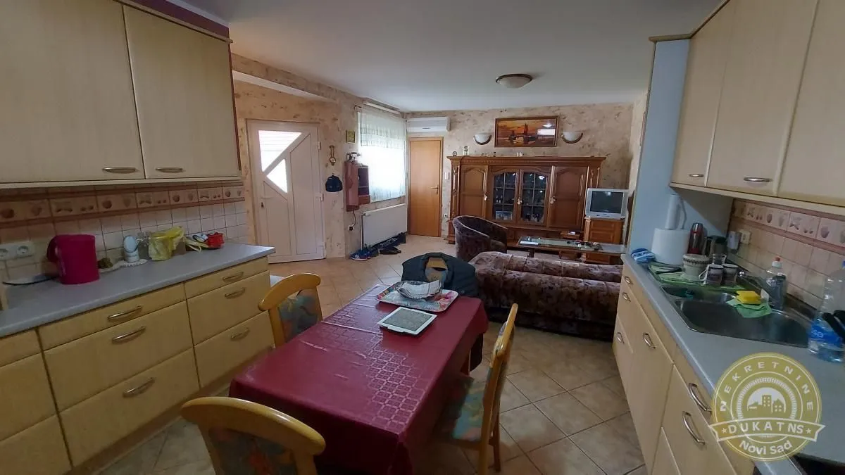 Prodaja, kuća, 340m², Veternik, Novi Sad Sve Podlokacije