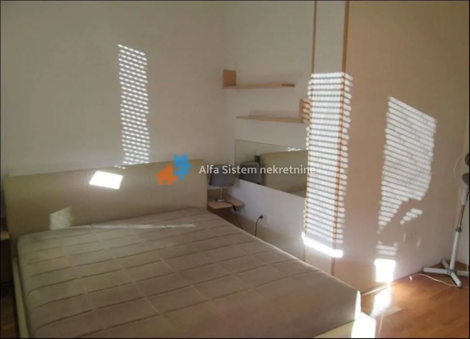 Izdavanje, dvosoban stan, 85m², Vračar Centar, Vračar Sve Podlokacije