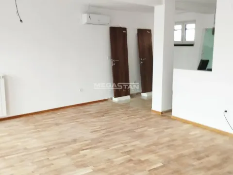 Prodaja, četvorosoban stan, 76m², Pančevo, Srbija - image 8