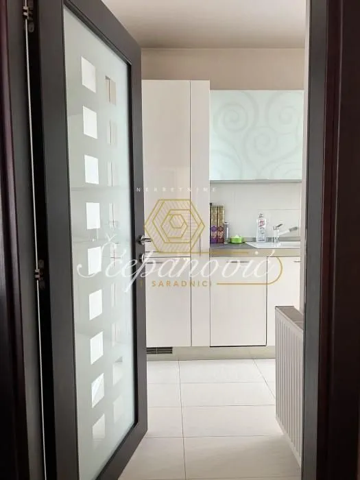 Prodaja, trosoban stan, 67m², Centar, Novi Sad