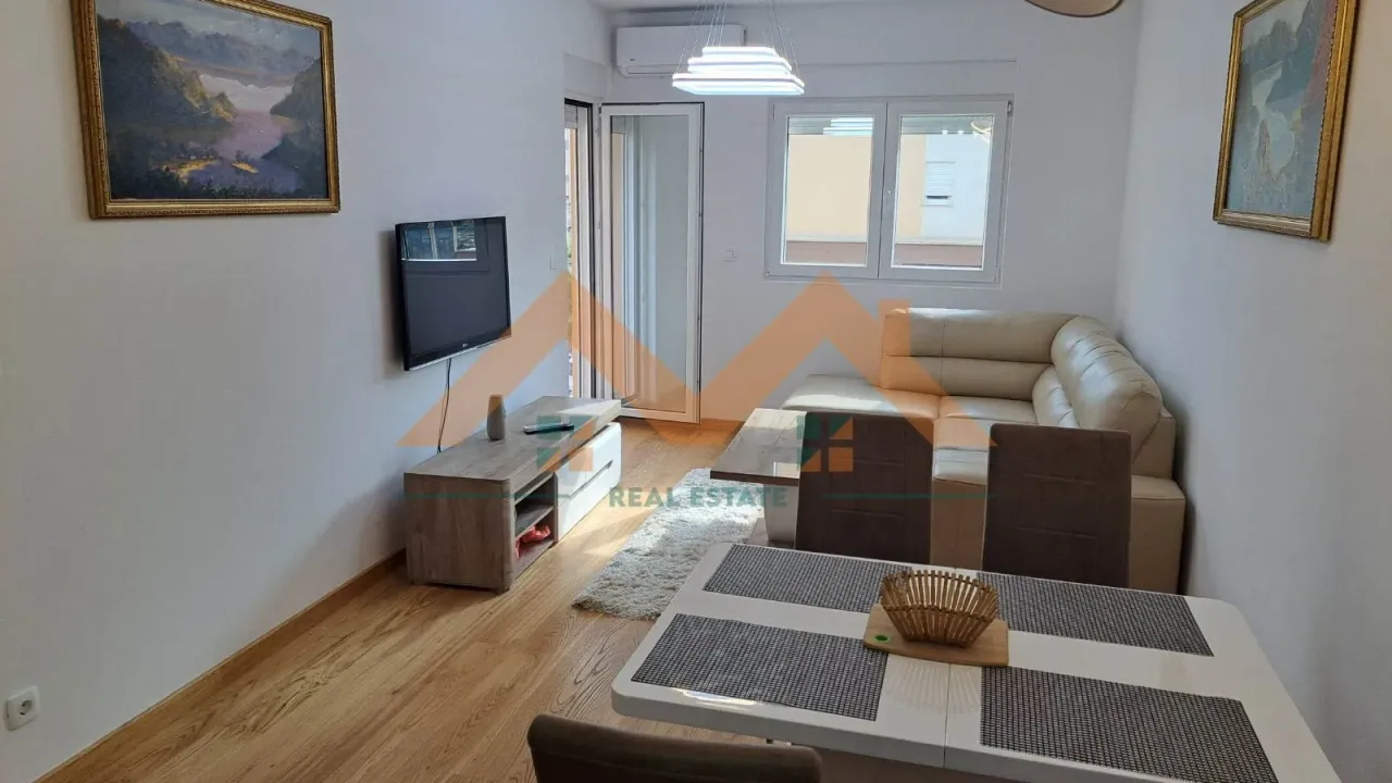 Izdavanje, jednosoban stan, 48m², City Kvart, Podgorica