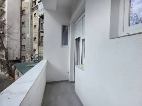 Izdavanje, trosoban stan, 61m², Savski Trg, Beograd - image 10