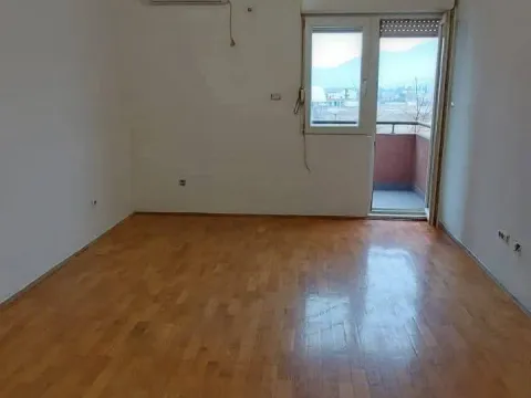 Sale, one bedroom apartment, 45m², Stari Aerodrom, Podgorica - image 6