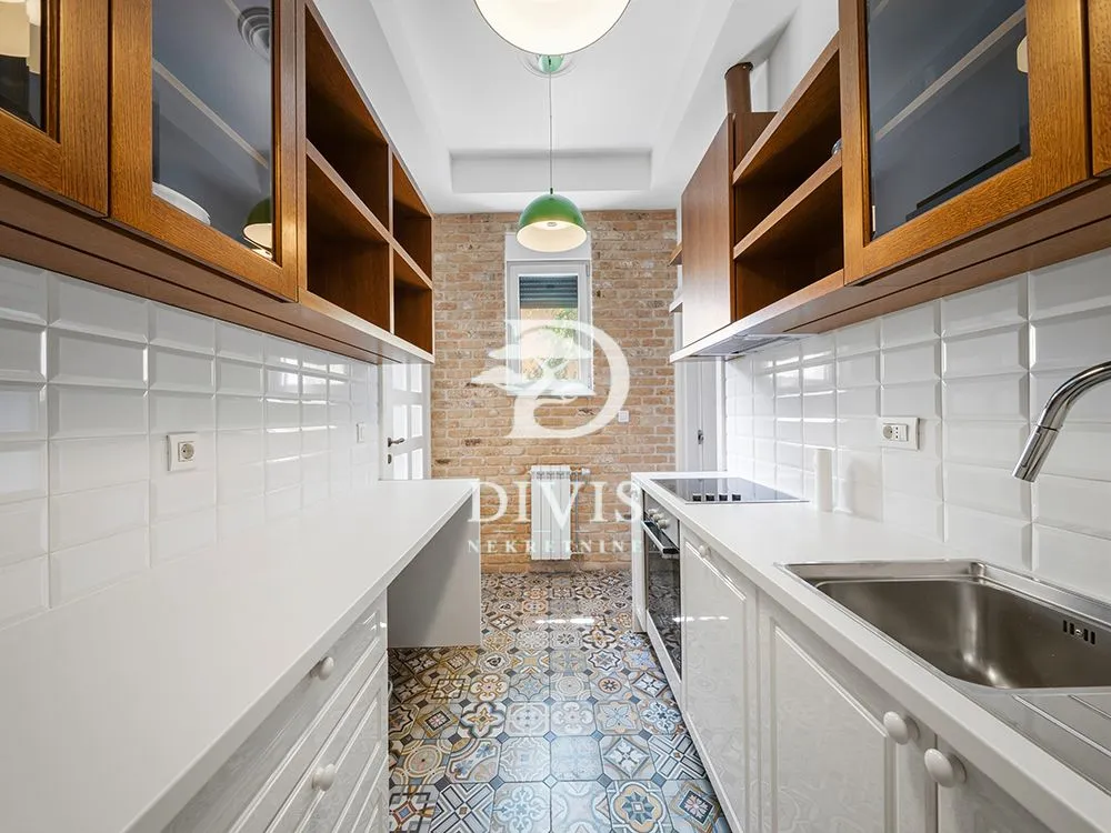 Sale, house, 500m², Zvezdin Stadion, Beograd
