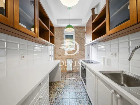 Sale, house, 500m², Zvezdin Stadion, Beograd - image 11