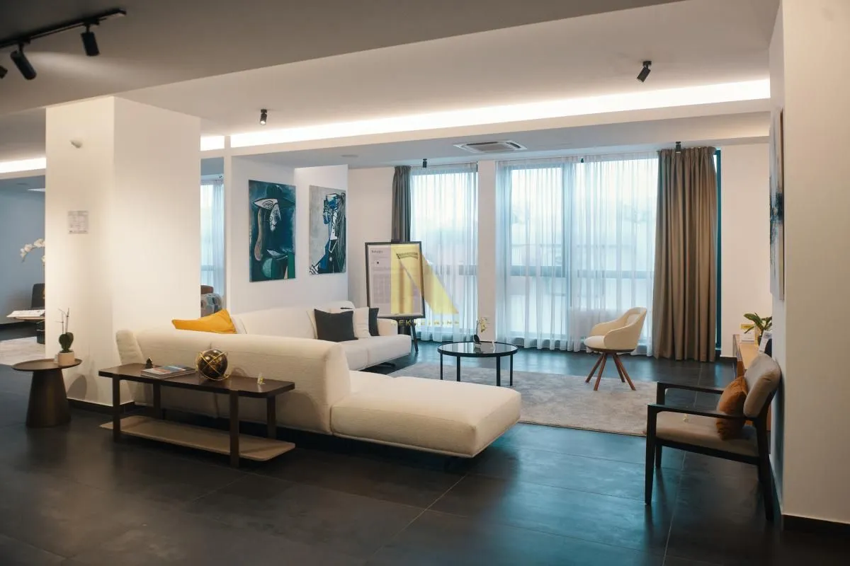Rent, office space, 443m², Bulevar Evrope, Novi Sad Sve Podlokacije