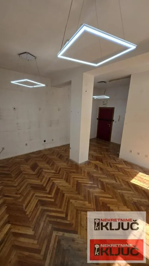 Prodaja, dvosoban stan, 56m², Bulevar Oslobodjenja, Novi Sad Sve Podlokacije
