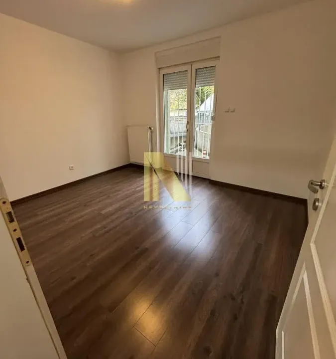 Prodaja, jednosoban stan, 38m², Grbavica, Novi Sad Sve Podlokacije