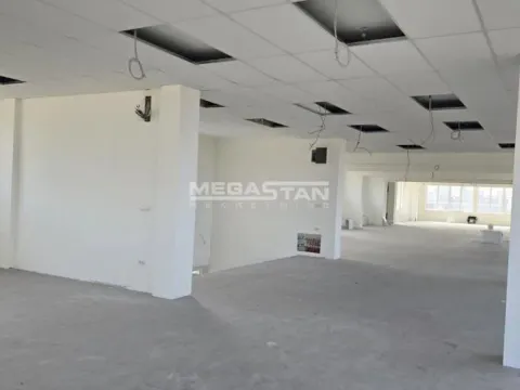 Izdavanje, poslovni prostor, 1200m², Žarkovo, Beograd - image 4