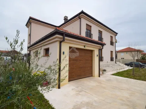 Izdavanje, kuća, 240m2, Gornja Gorica, Podgorica Izdavanje, kuća, 240m2, Gornja Gorica, Podgorica