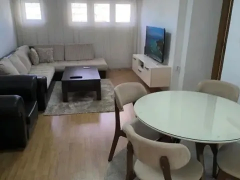 Izdavanje, dvosoban stan, 60m², Centar, Podgorica - image 3