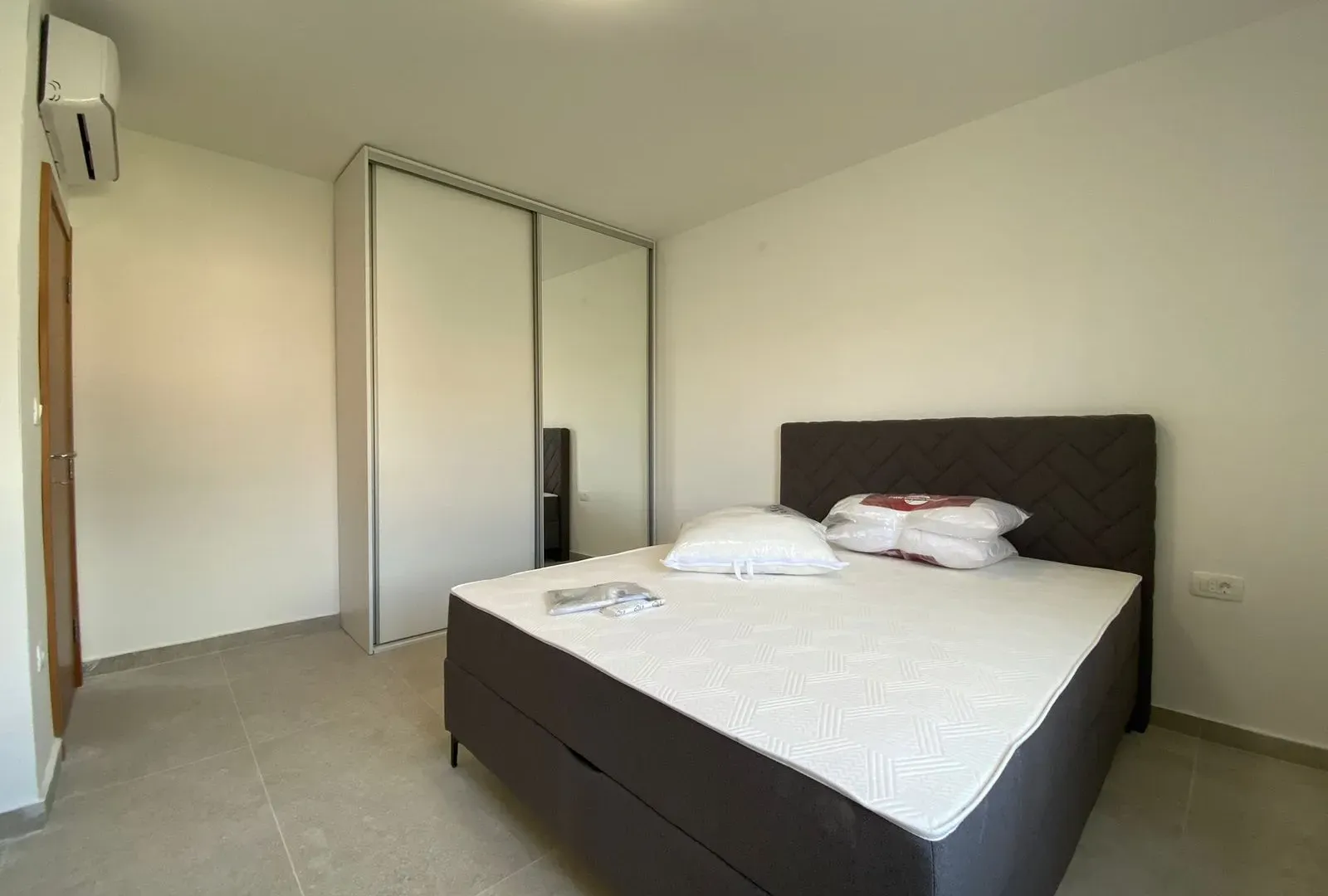 Rent, two bedroom apartment, 80m², Dumidran, Tivat