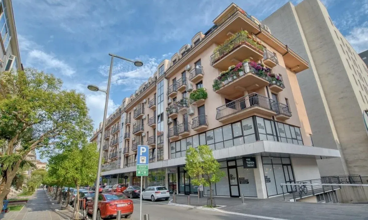 Rent, one bedroom apartment, 90m², Centar, Podgorica