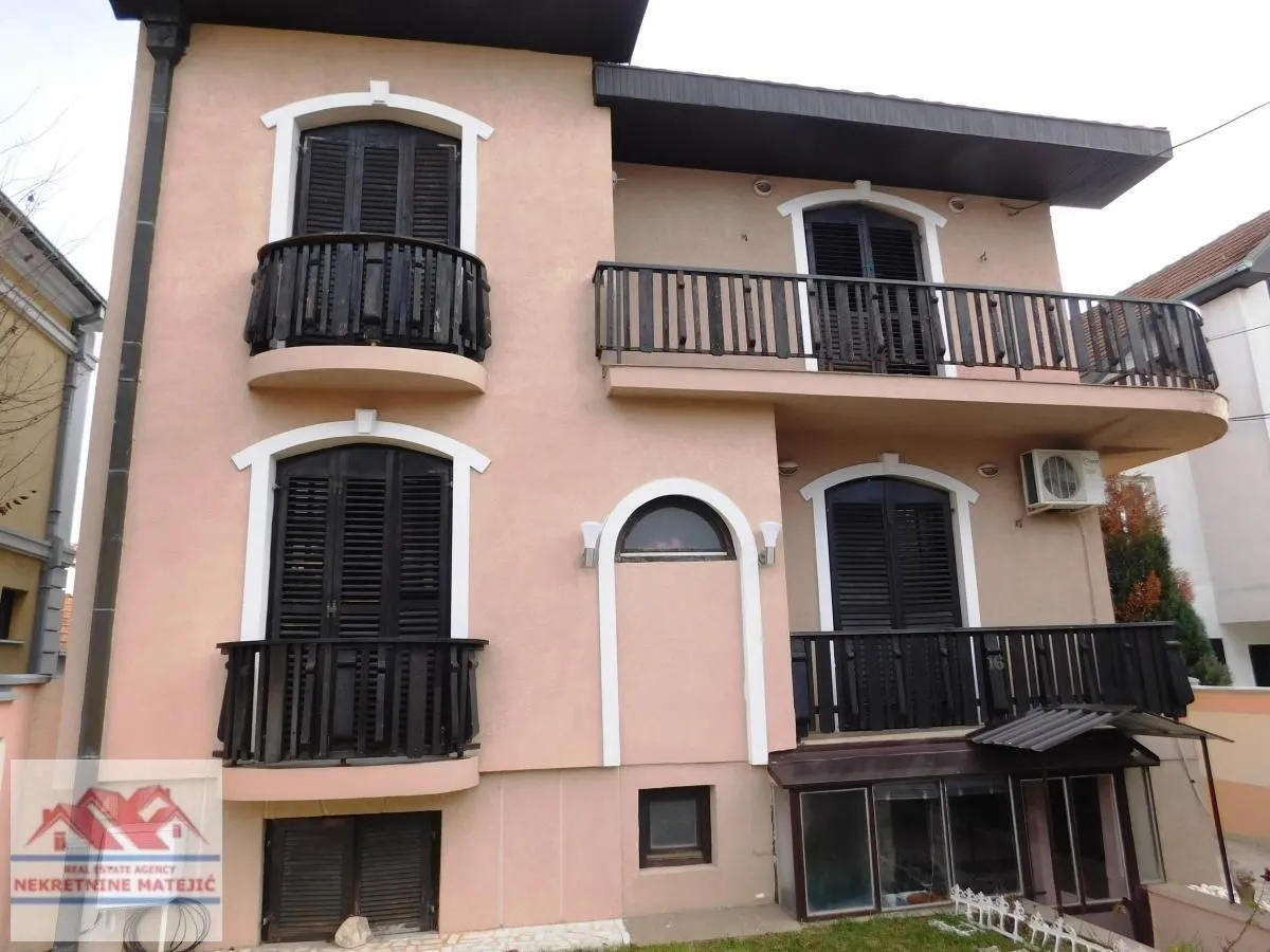Prodaja, kuća, 300m², Kragujevac, Srbija