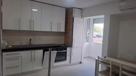 Prodaja, dvosoban stan, 60m², Centar, Bar - image 3