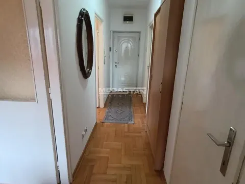Rent, two bedroom apartment, 55m², Savski Venac, Beograd - image 13