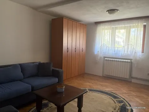 Stan in Zvezdara Sve Podlokacije