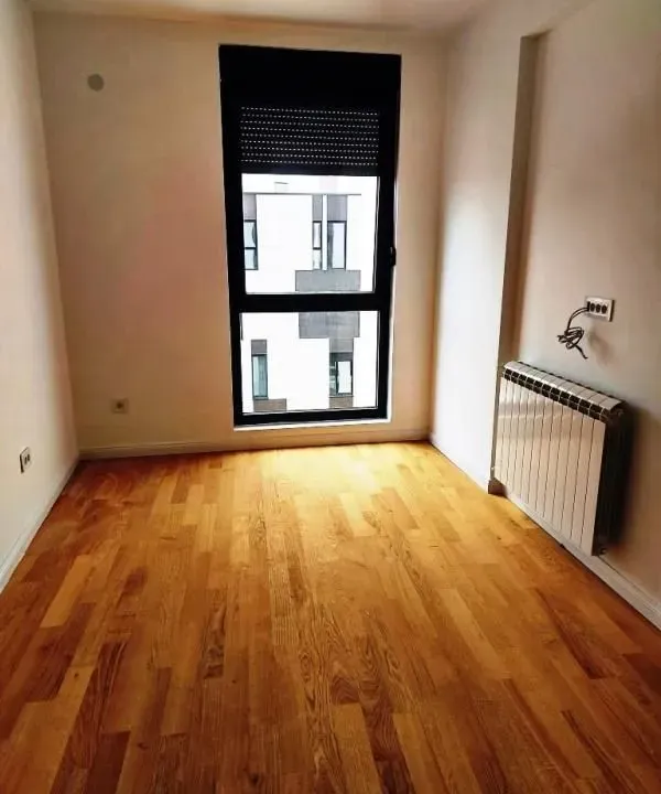Izdavanje, poslovni prostor, 66m², Dom zdravlja, Niš
