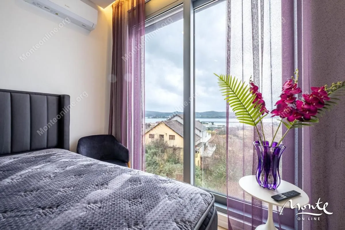 Prodaja, dvosoban stan, 76m², Tivat, Crna Gora