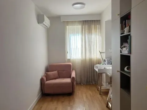 Prodaja, dvosoban stan, 69m², Stari Aerodrom, Podgorica - image 12