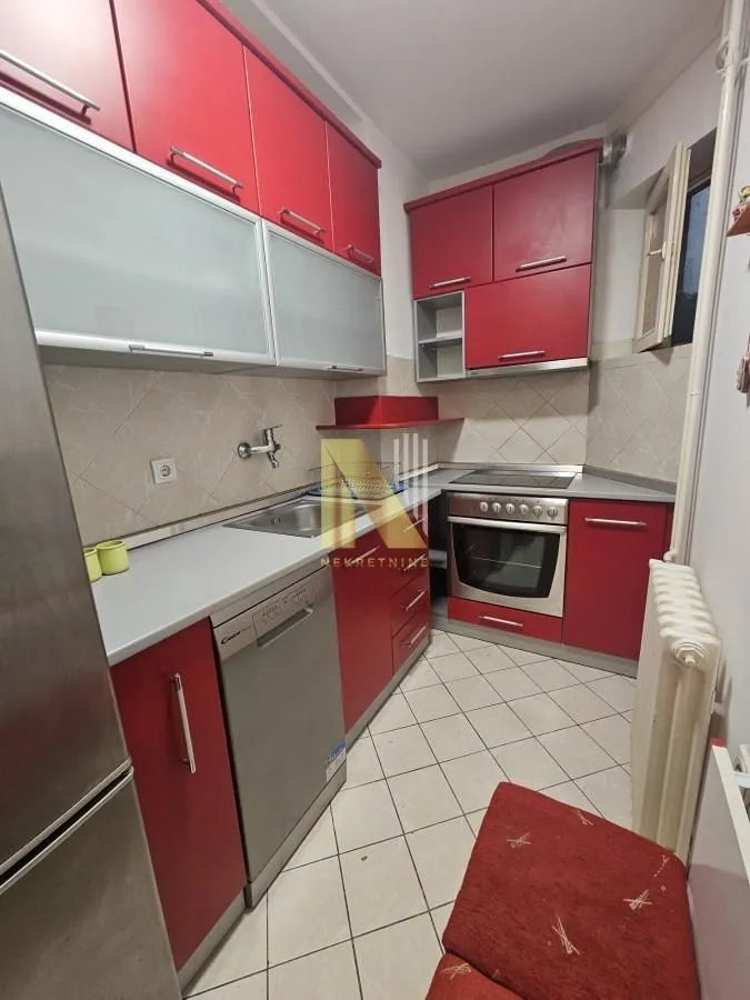 Izdavanje, dvosoban stan, 54m², Centar, Novi Sad