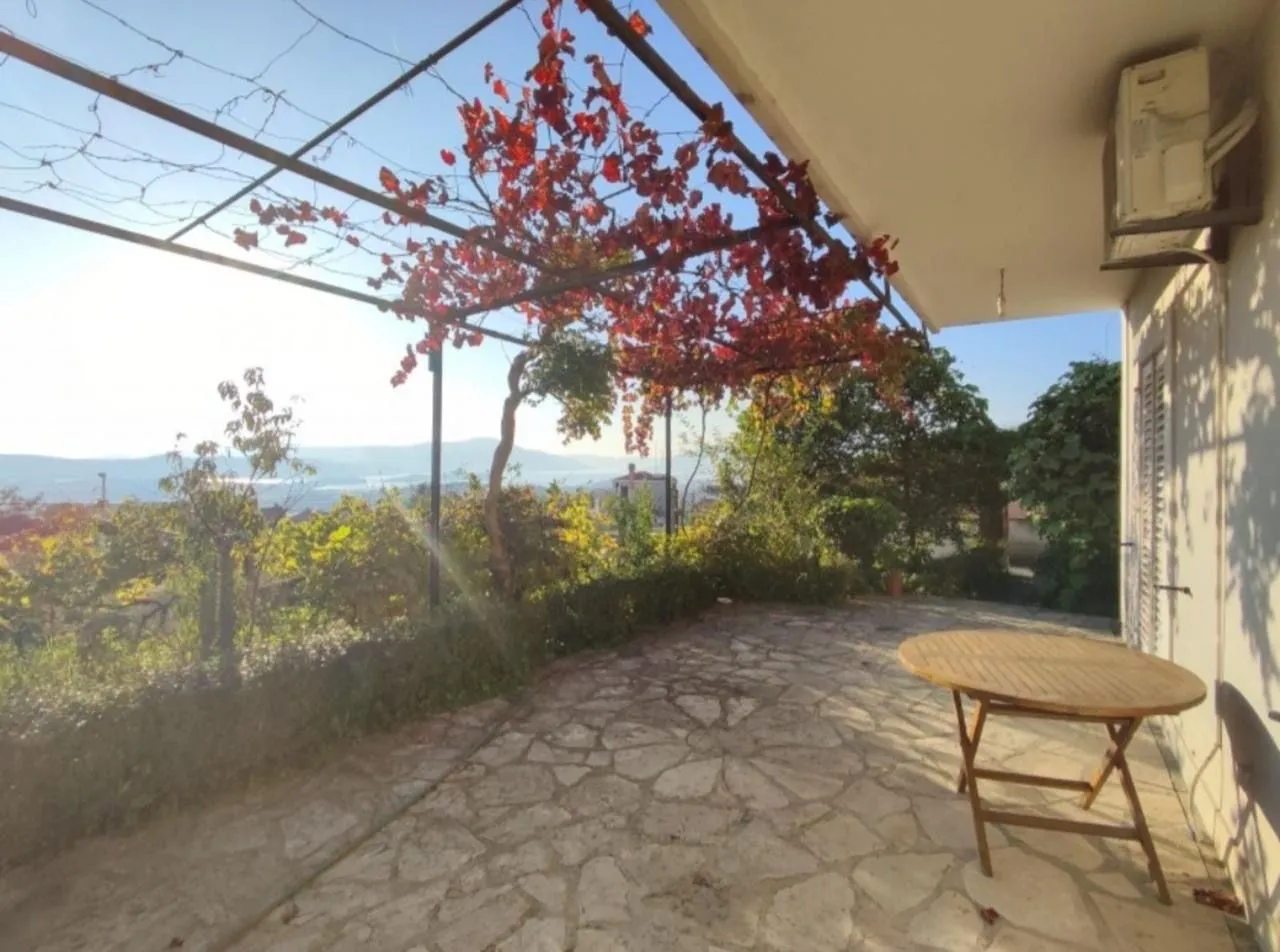Rent, two bedroom apartment, 80m², Kavač, Kotor