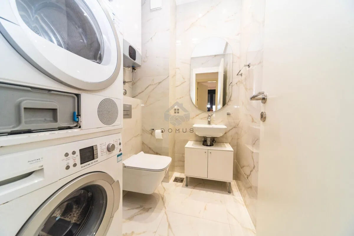Izdavanje, trosoban stan, 108m², Podgorica, Crna Gora