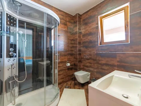 Prodaja, dvosoban stan, 112m², Dobrota, Kotor - image 21