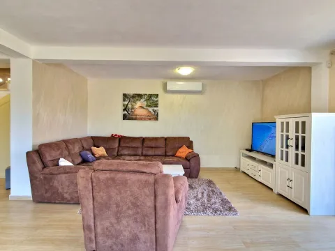 Prodaja, kuća, 185m², Zagora, Kotor - image 10