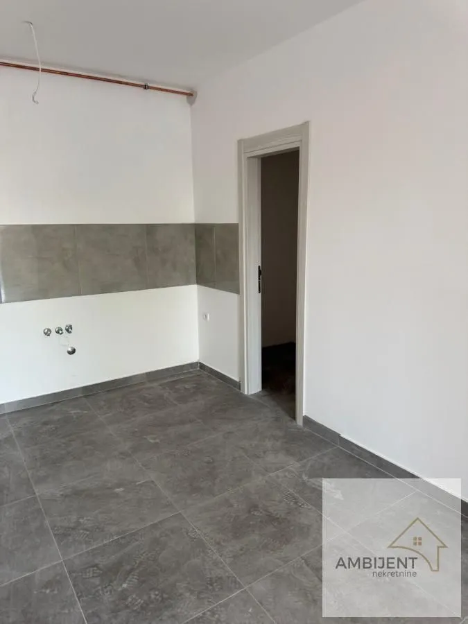 Prodaja, trosoban stan, 67m², Centar, Stara Pazova